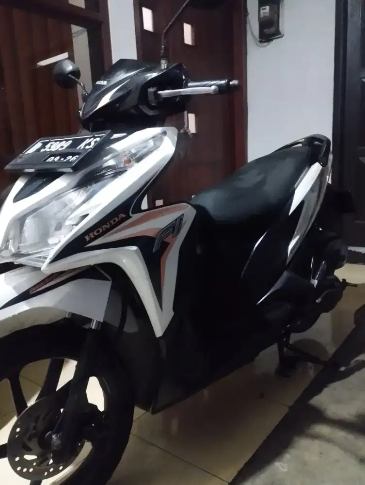 Jl. Cpt. Honda Vario 125 putih
