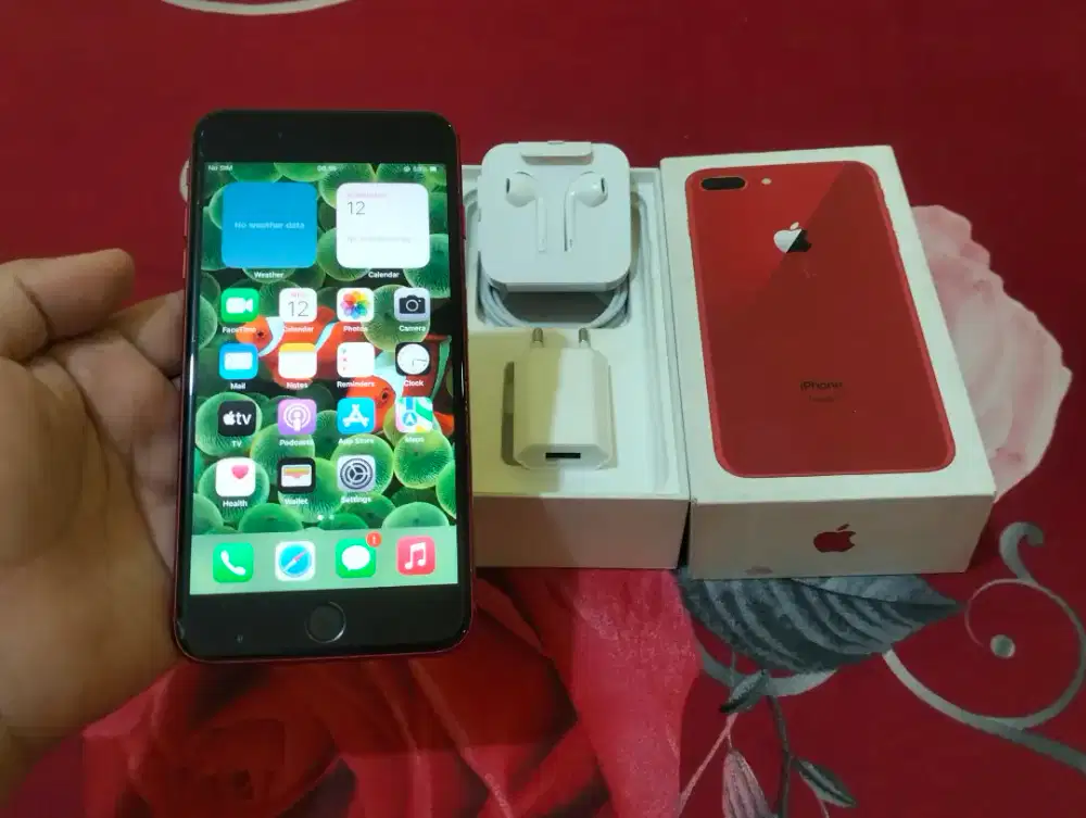 BU iPhone 8+ Plus 256GB Special Red Edition 4G LTE Fullset iCloud Aman