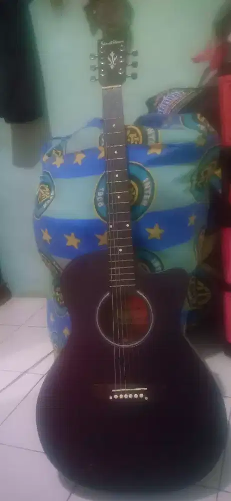Di jual gitar aklustik merk sand stone