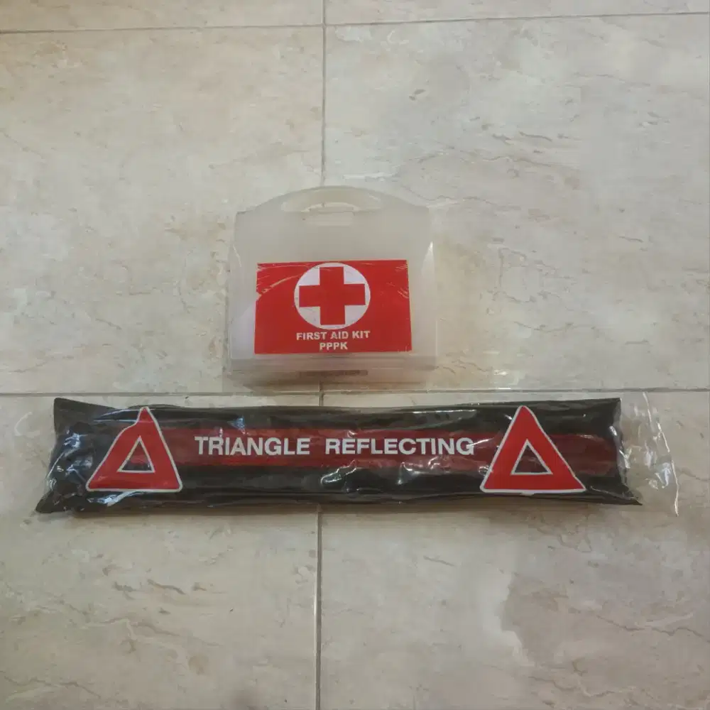 Segitiga kotak p3k emergency Nissan Daihatsu Mitsubishi Toyota wuling