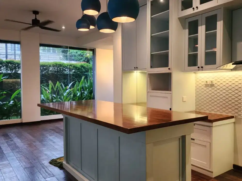 Rumah Baru Tropical Desaign di Pejaten Barat Jakarta Selatan