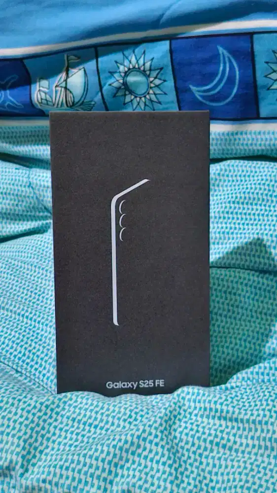 SAMSUNG GALAXY S25 FE (second)