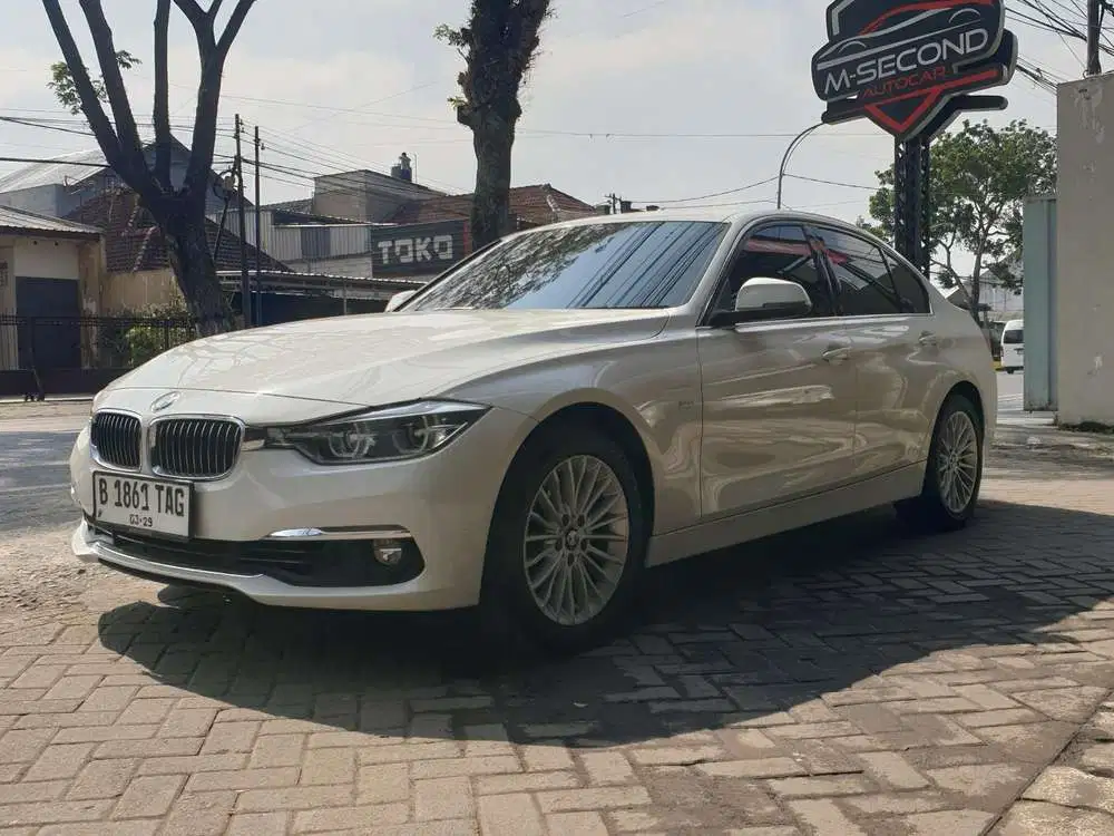 BMW 320i 2018 Bensin