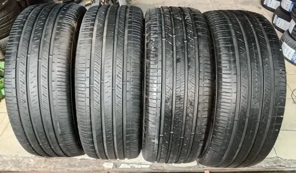 Dijual..4pc ban 235/50 18 merk GT radial champiro