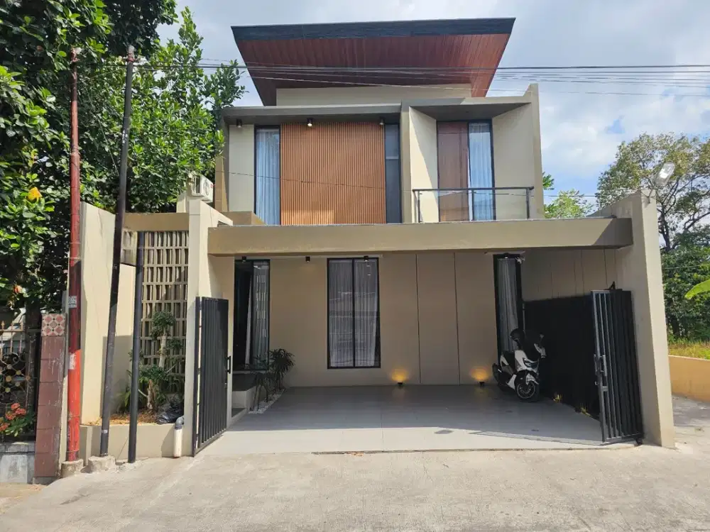 Rumah Mewah full furnished dekat Budi Mulia Maguwoharjo Sleman