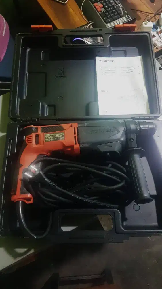 BOR Maktec MT871