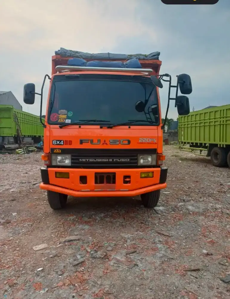 Fuso tronton  2013 Double gardan ( 6 x 4 ) Bak Besi Panjang Ekspedisi