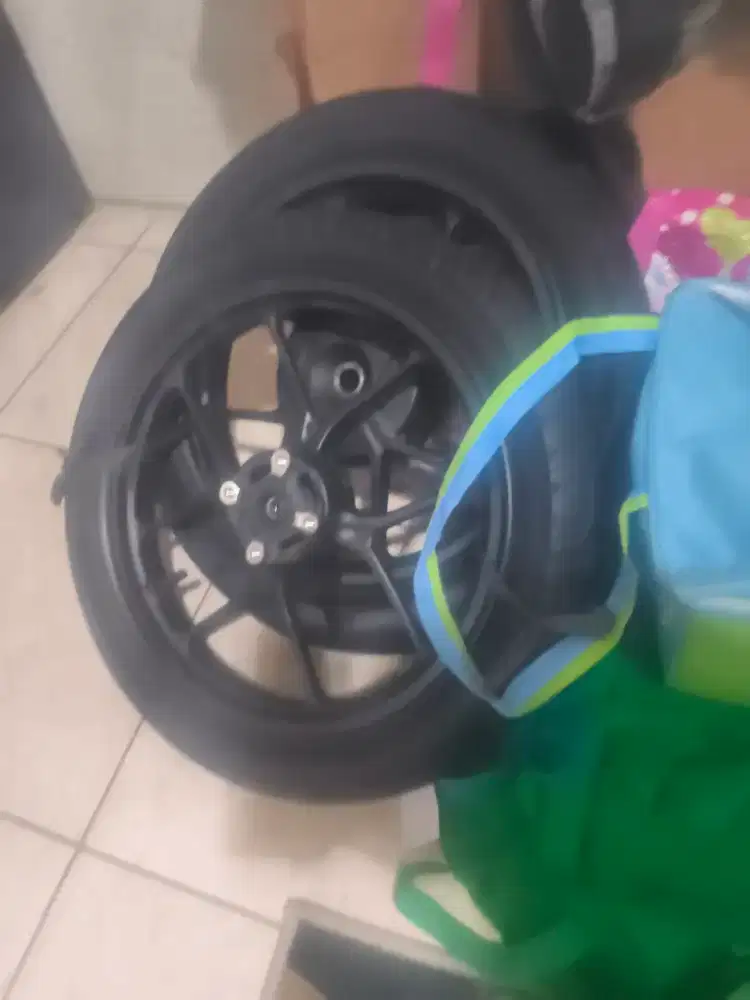 BAN VELG SEPASANG ORI DELUXE, DAN KNALPOT ORI DELUXE NEGO