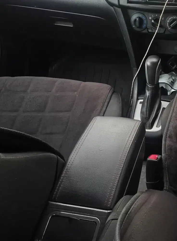 Arm test, console box Suzuki all new swift