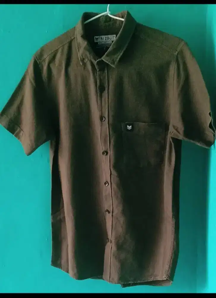 Kemeja Lengan Pendek
