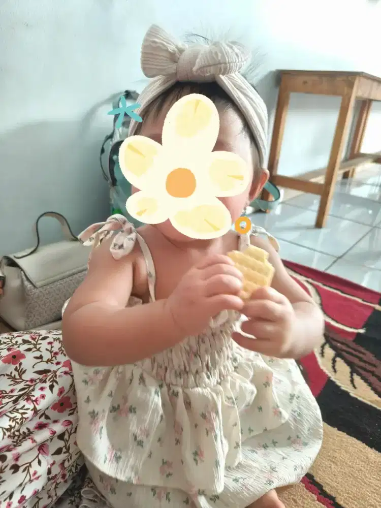 Baby sister nginep