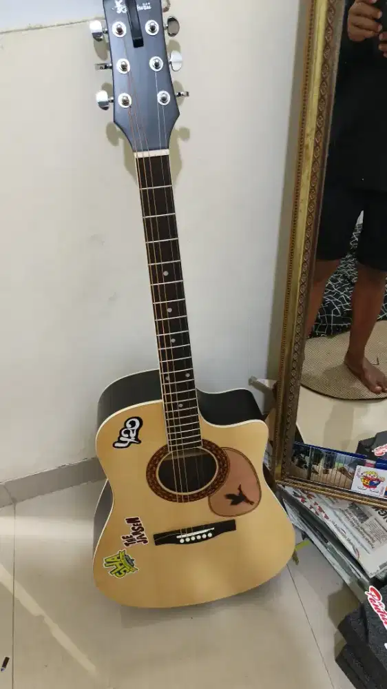 Gitar karafuru shiroi