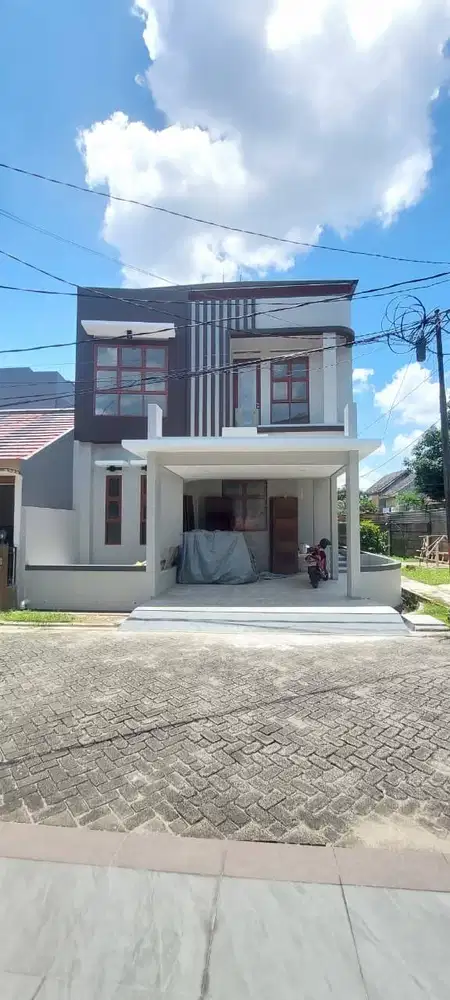 HOT SALE!! Rumah Dijual di Graha Bintaro, 2 Lantai dengan 3+1 Kamar