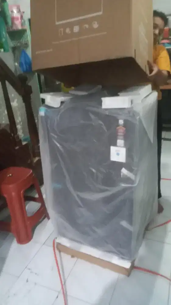 JUAL KULKAS BARU belum terpakai sama sekali masih segel utuh