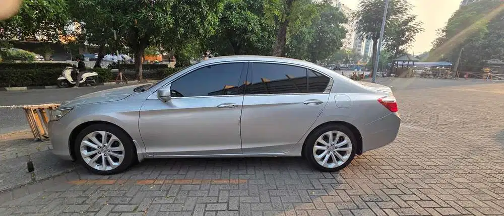 Honda Accord 2013 Bensin
