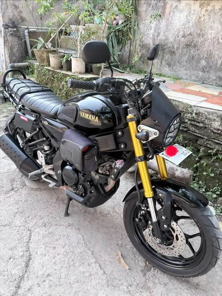 XSR YAMAHA 155 TAHUN 2024
