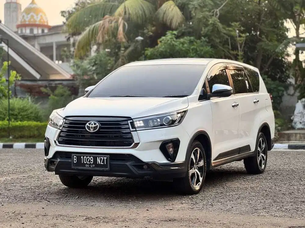 Toyota Kijang Innova Venturer Diesel 2.4 2022 AT
