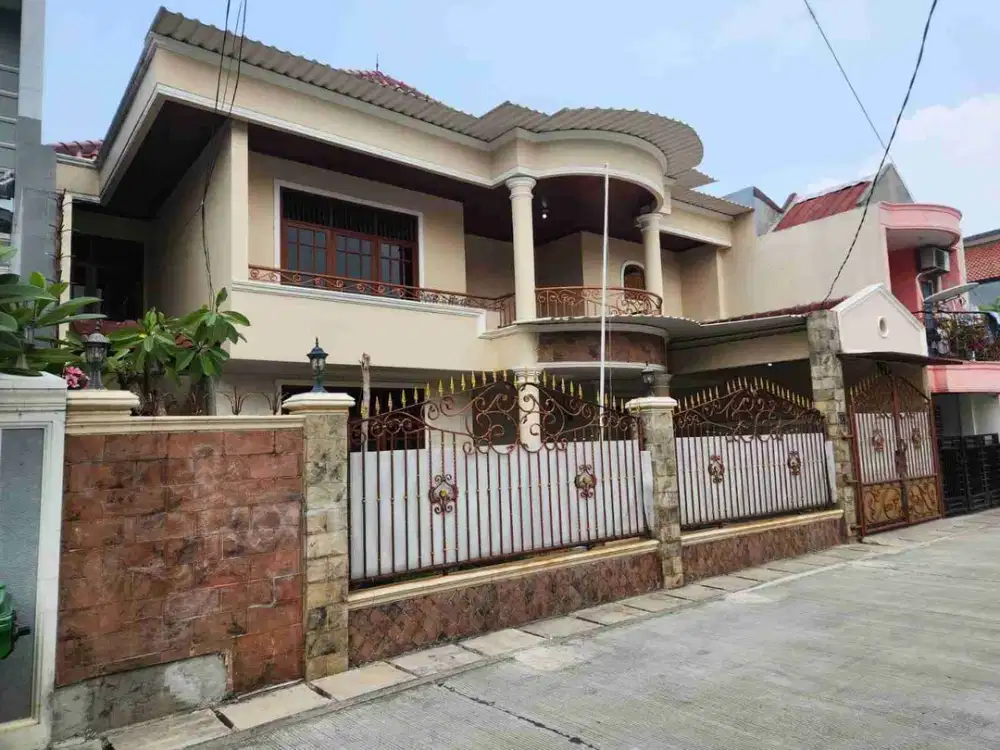 Jual di Bawah Harga Pasaran Rumah Siap Huni Dalam Komplek di Duren Sawit Jakarta Timur