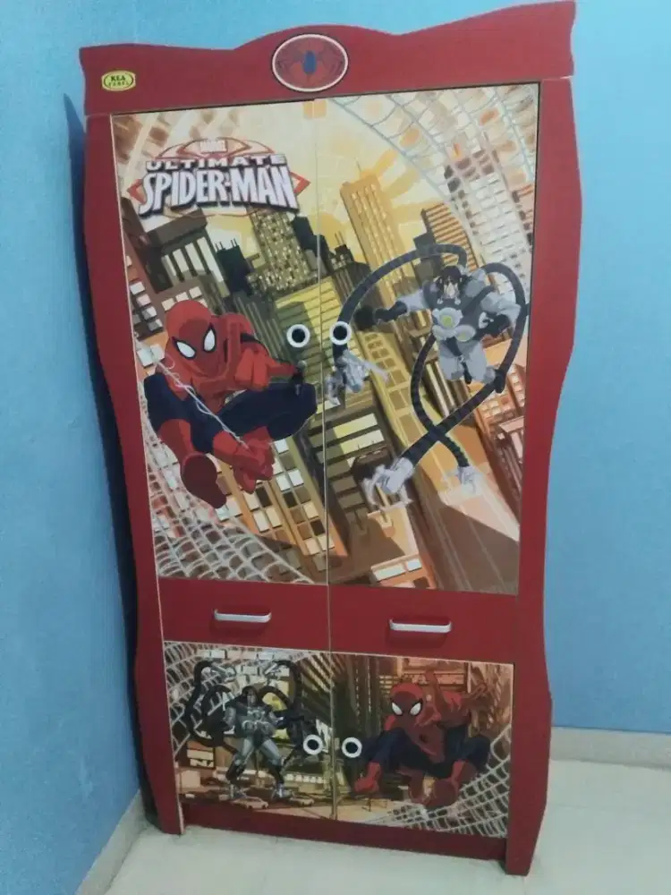 Lemari baju anak laki