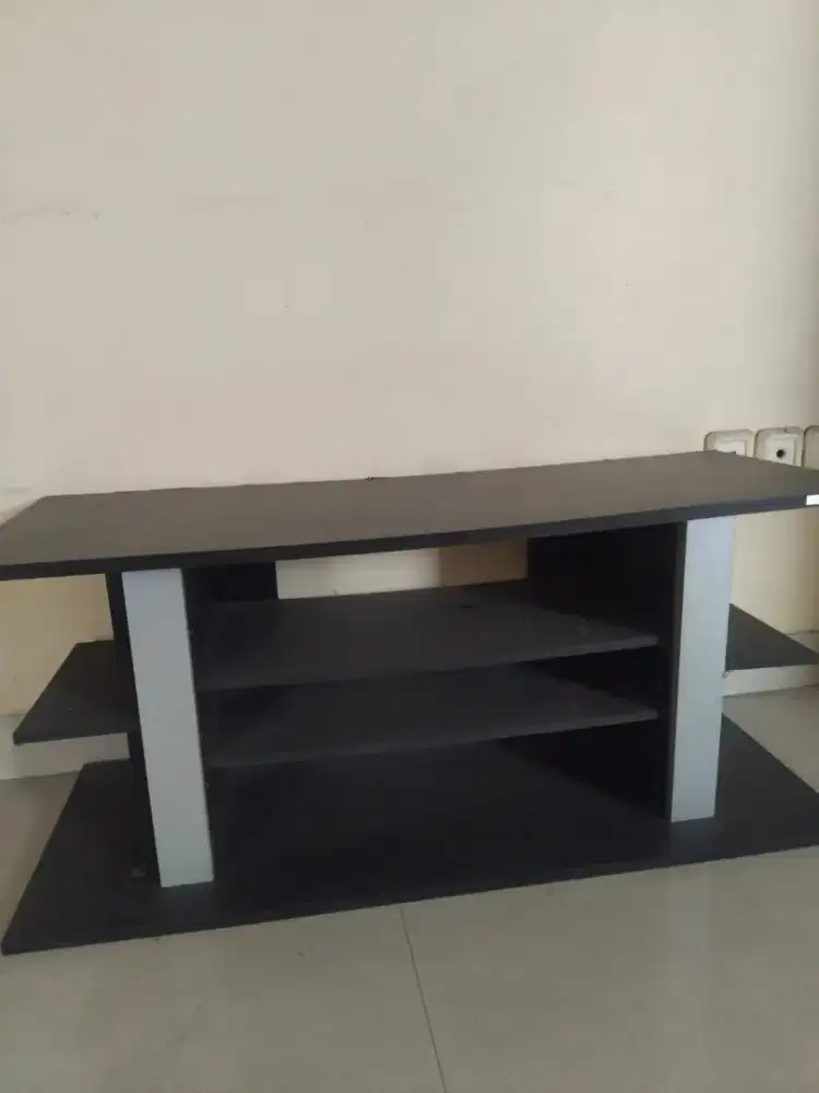 Meja TV minimalis