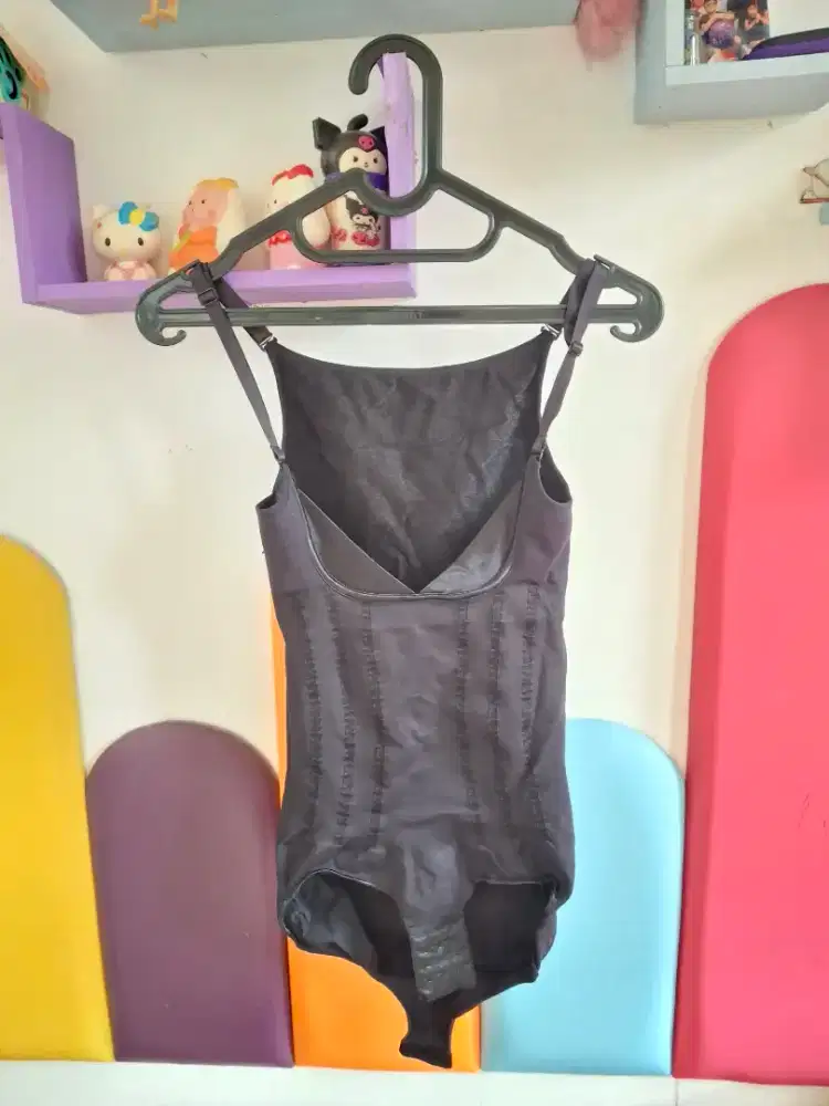 CHESS Bodyshaper /M -Black korset pembentuk tubuh slimming suit stagen