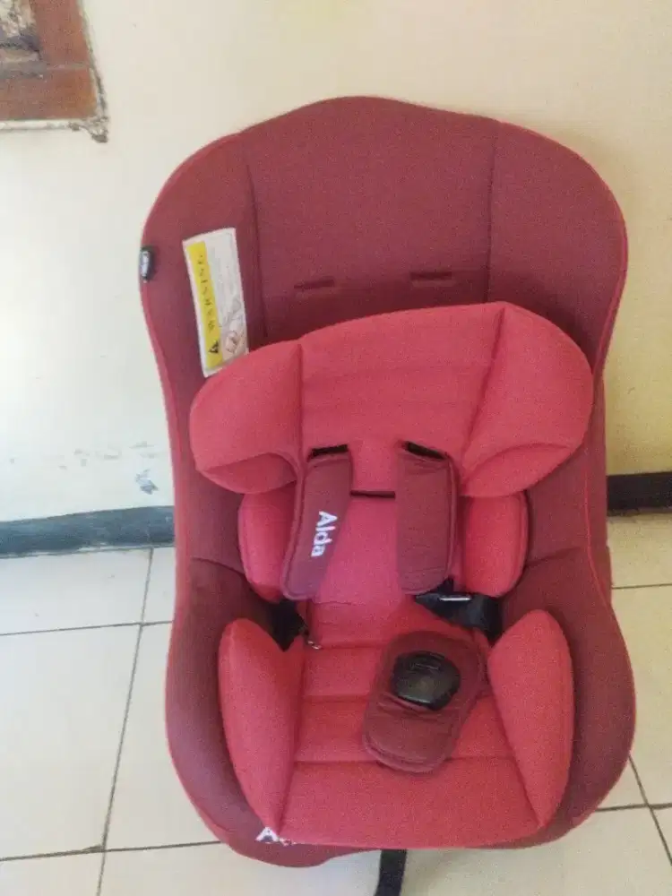 baby chair car( tempat duduk bayi di mobil)