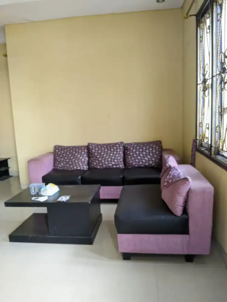 Sofa ruang tamu