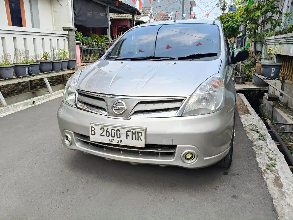 GRANDLIVINA THN 2013 MILIK SENDIRI
