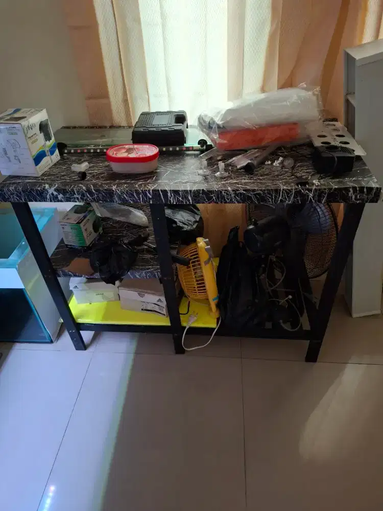 Meja & pisau busa