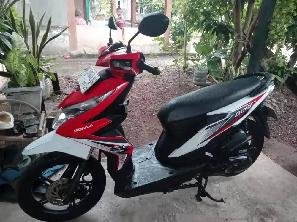 Di jual motor honda beat 2017