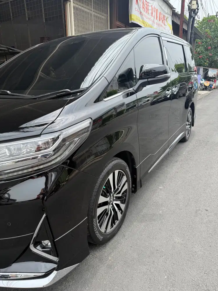 Toyota Alphard 2018 hitam
