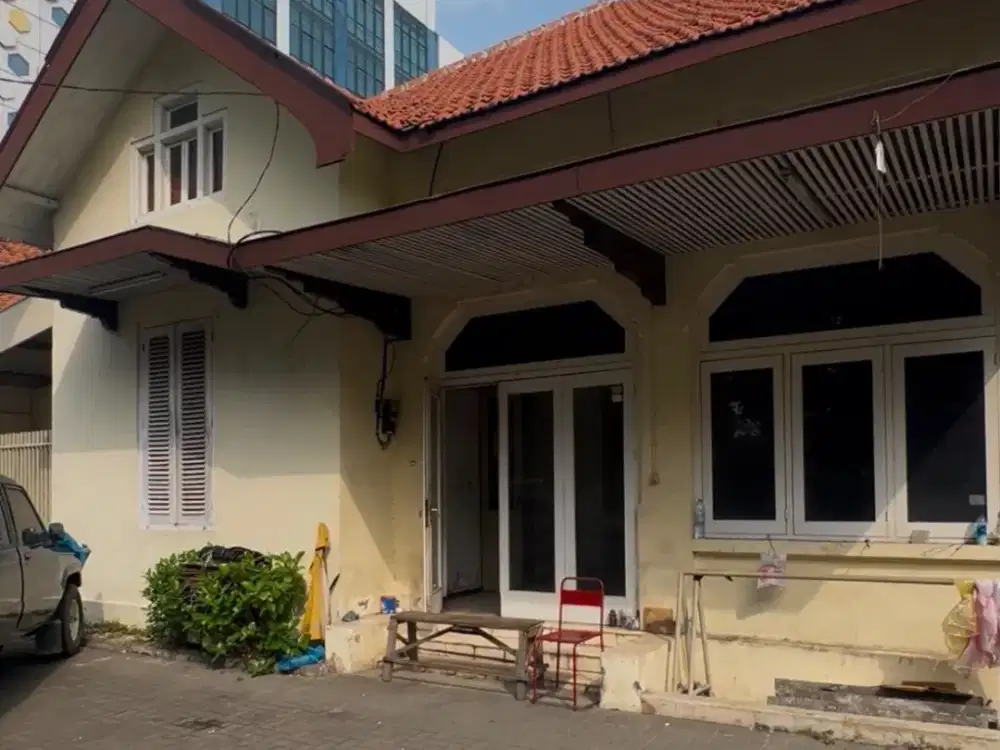 DISEWAKAN MURAH RUMAH BELANDA JALAN NIAS