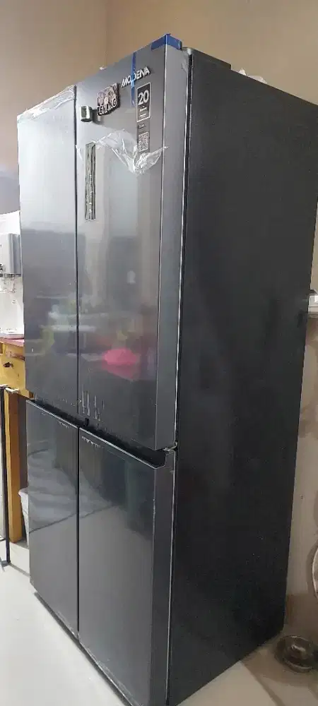 Kulkas Modena 4 pintu kondisi bagus baru 8bulan