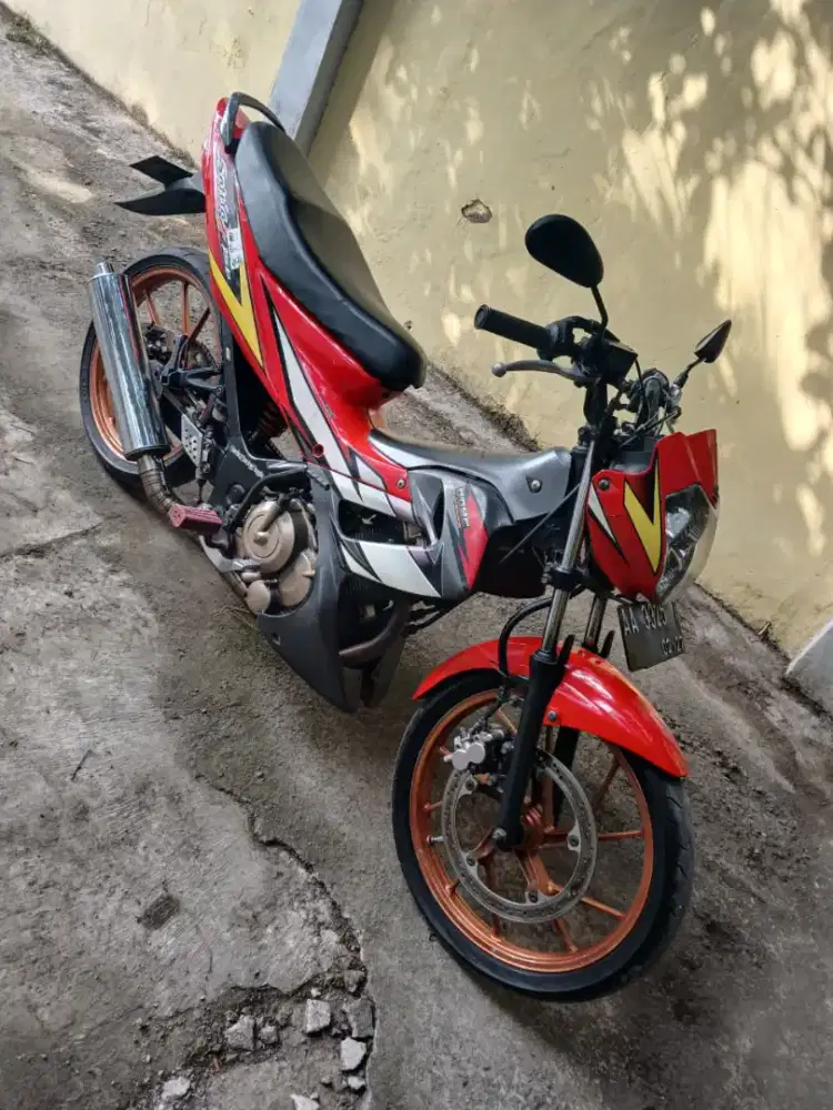 Suzuki satria FU CKD THN 2006 plat AA Magelang