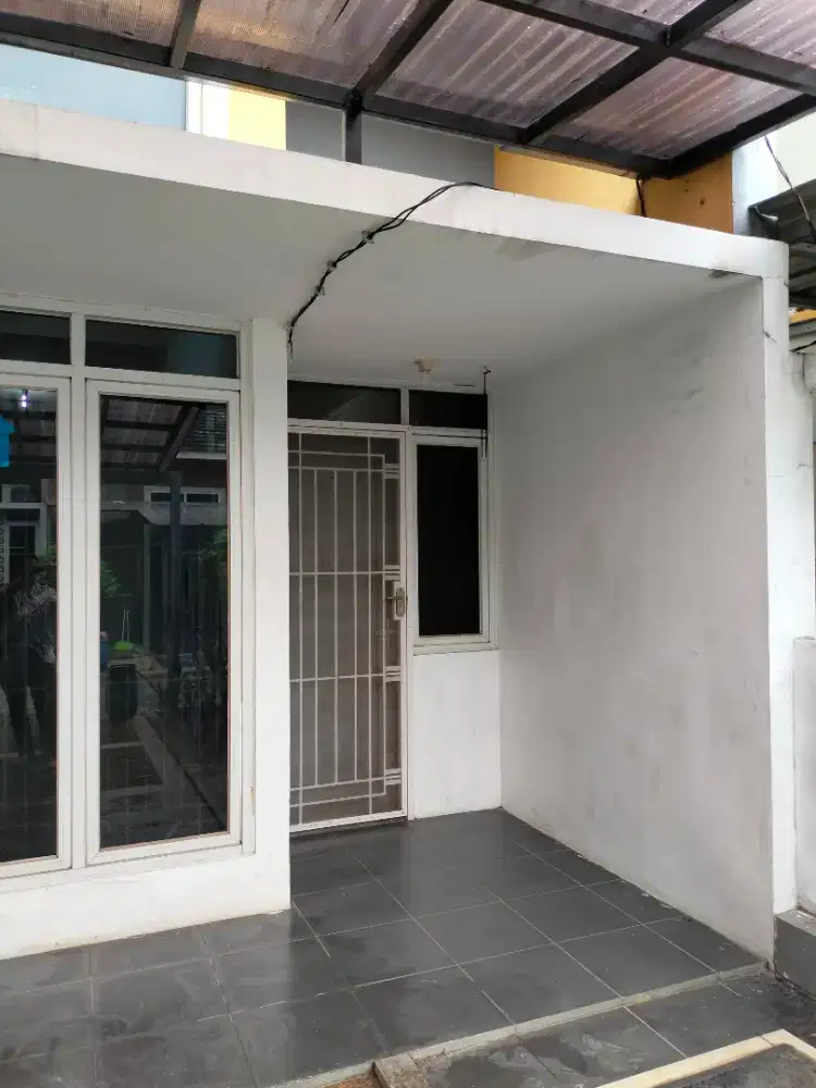 Disewakan Rumah dalam Cluster area Jalan Lapan, Strategis, Nyaman Aman