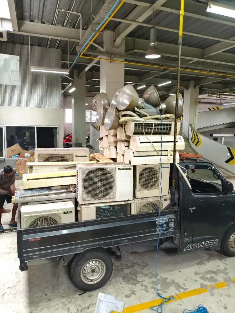 Jasa bongkar dan beli AC bekas yang tidak layak pakai
