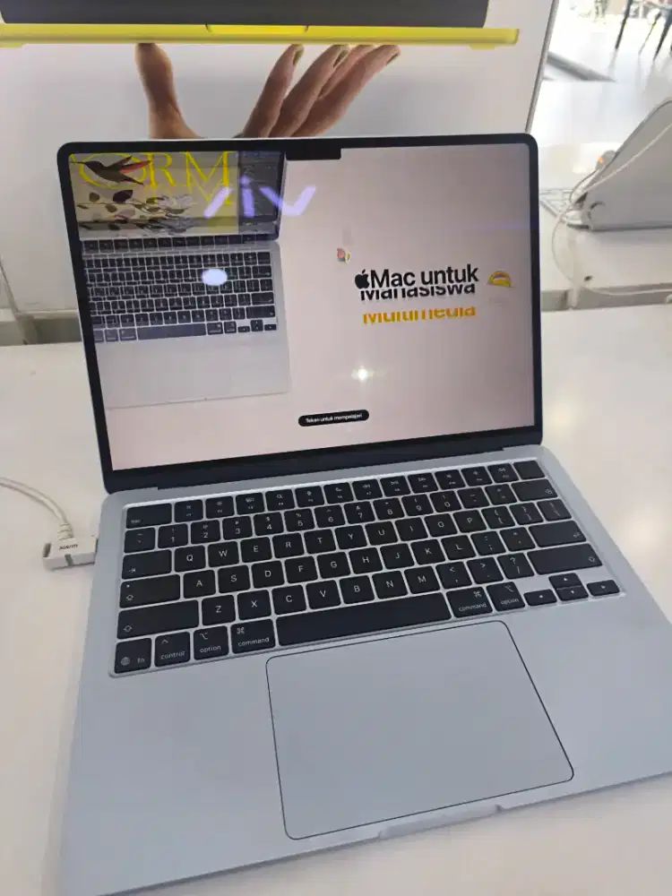 Readyy Macbook Air M5.Bisa cicilan murah syarat KTP saja.
