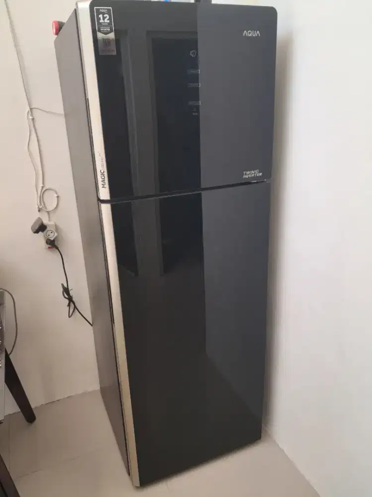 Kulkas Aqua 2 pintu twin inverter