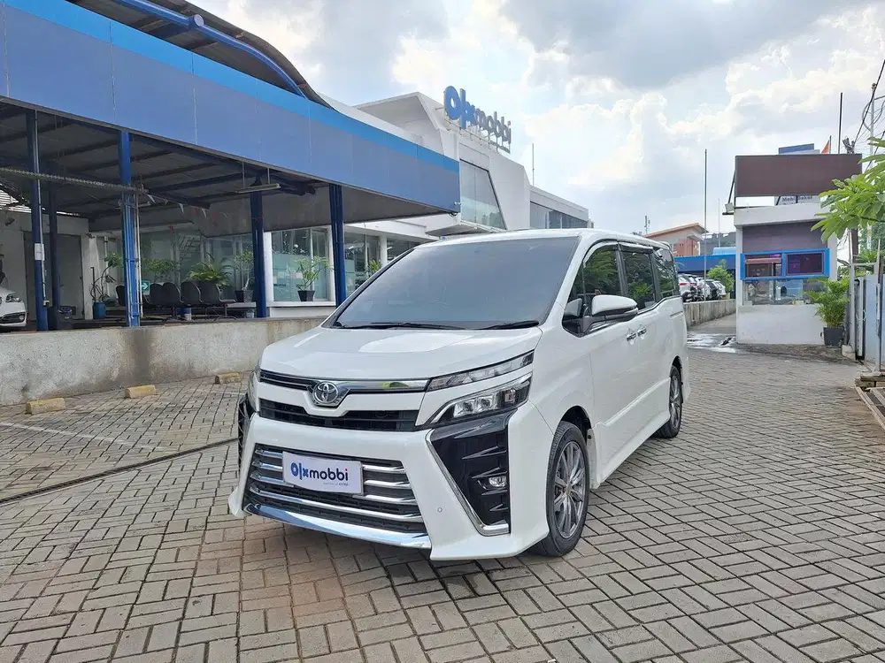 [BUNGA 0%] Toyota Voxy 2018 BYR