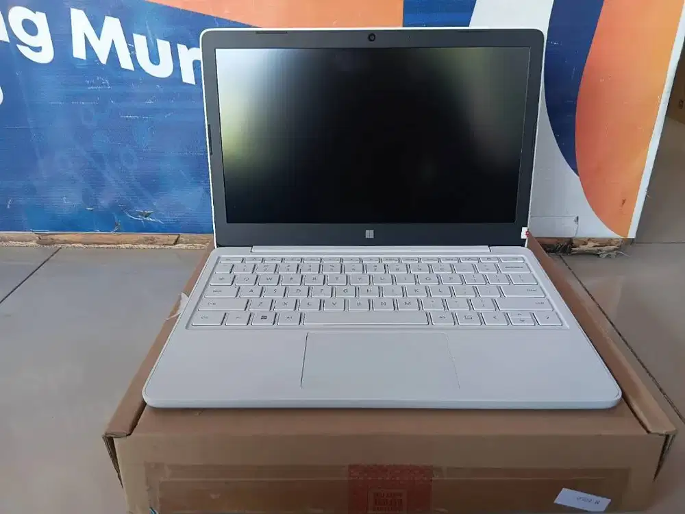 Notebook Microsoft Surface Laptop SE Intel N4120/8GB/128GB/11.6 Baru