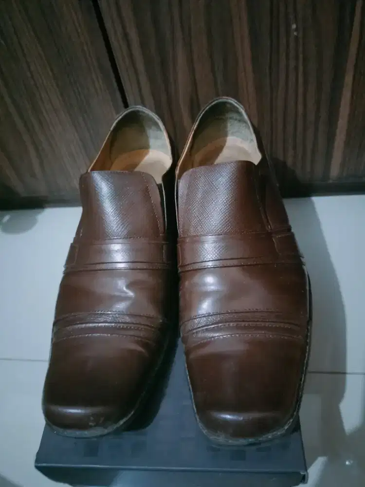 Sepatu Pantopel Buccheri