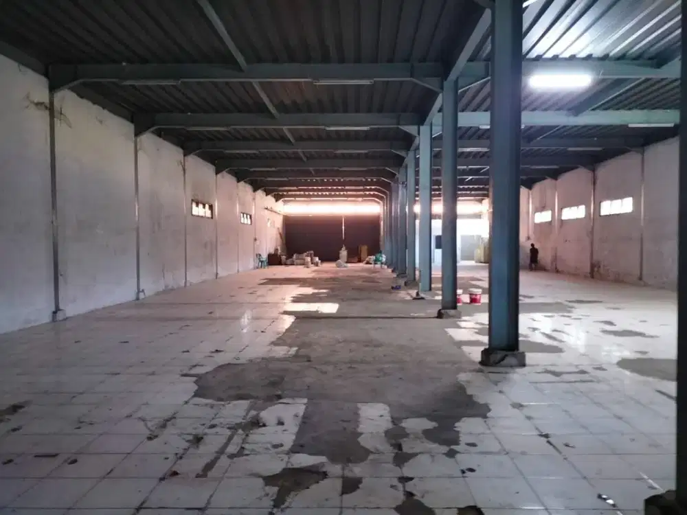 Disewakan Gudang Nyaman Siap Pakai Cocok untuk Usaha Lokasi di Mainroad Caringin Bandung
