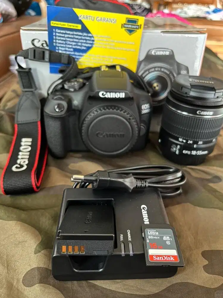 Camera Canon 2000D