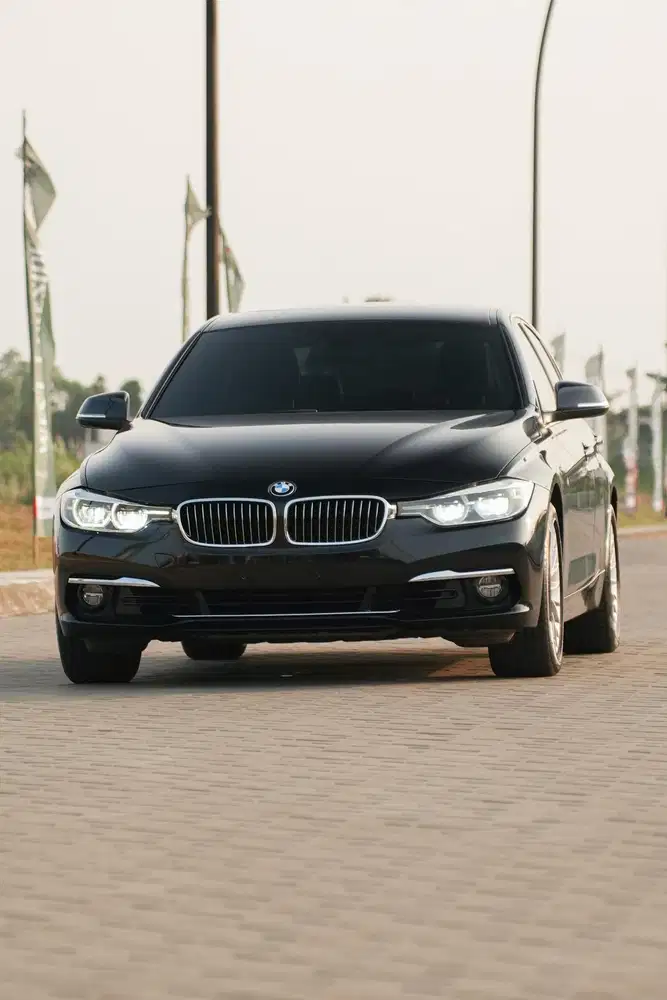 BMW 320i Luxury 2018 F30