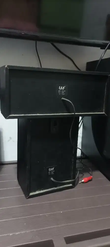 Satelit loudspeaker dan subwoofer