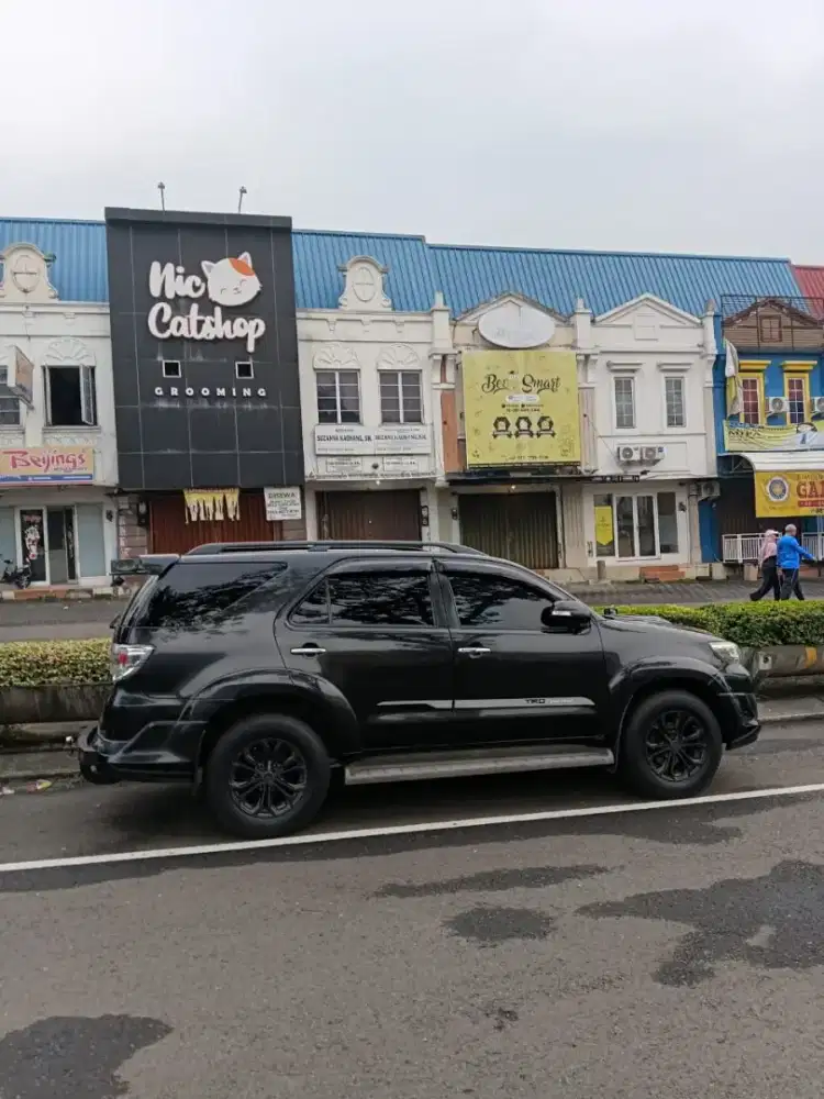 Dijual  Mobil Toyota Fortuner TRD Sportivo ,Warna Hitam Mulus