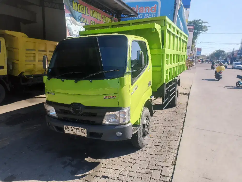 Hino Dutro 136HD Dump Jumbo Tahun 2023 Euro 4