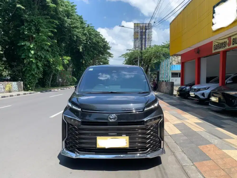 Toyota VOXY 2.0 Matic 2023 Hitam Tgn 1 KM 26rb Record alphard