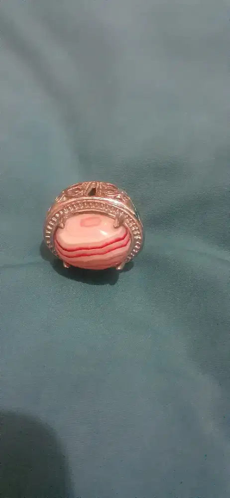 Cincin batu merah putih kemerdekaan
