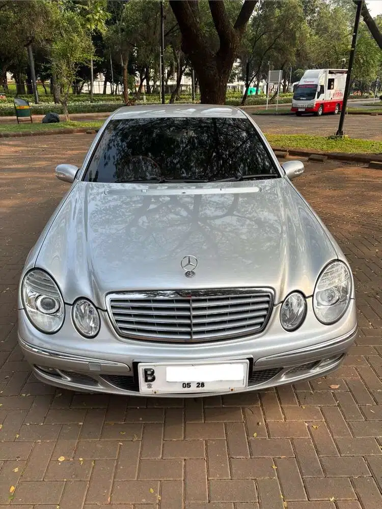 Mercedes-Benz E260 2003 Bensin